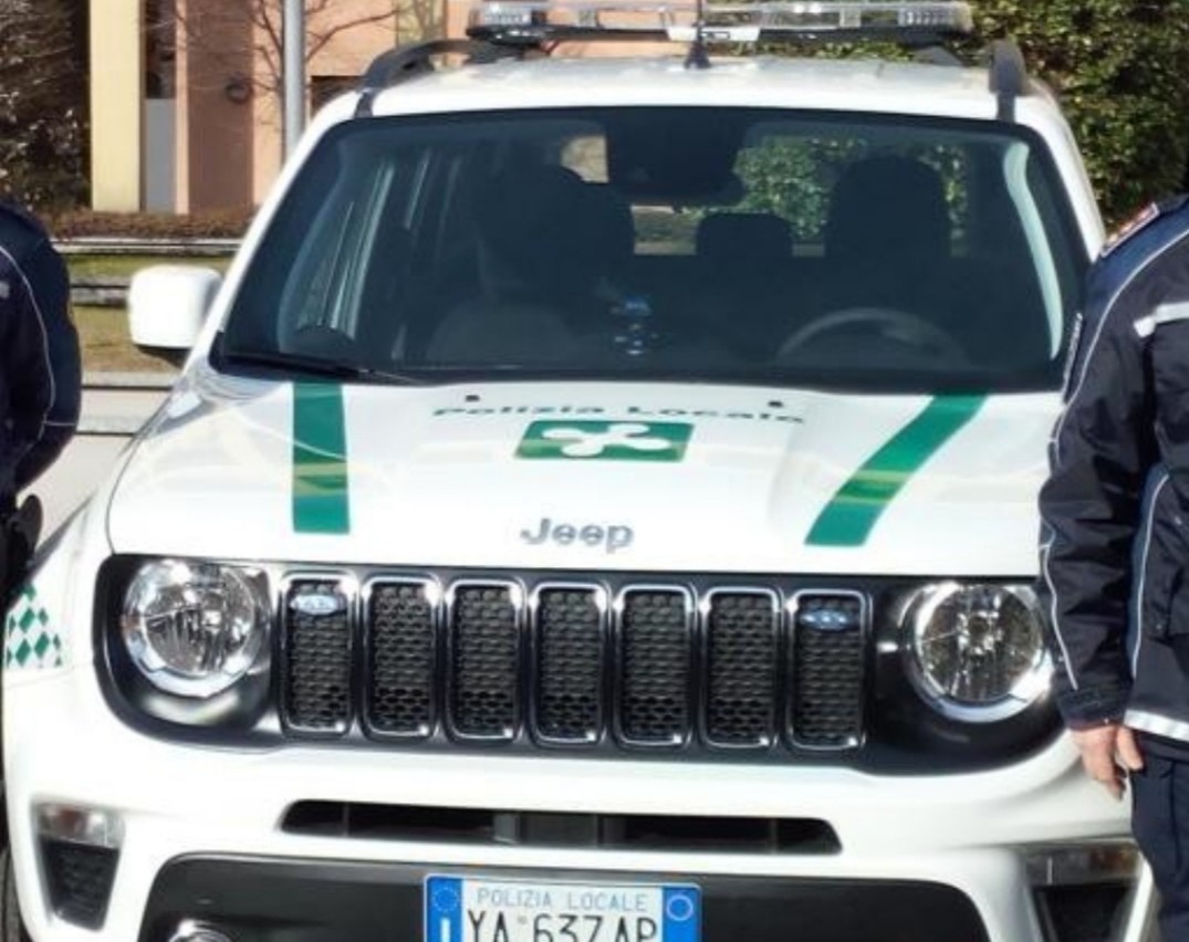 Boffalora Ticino Pontenuovo Automobilista Non Si Ferma Allalt Della