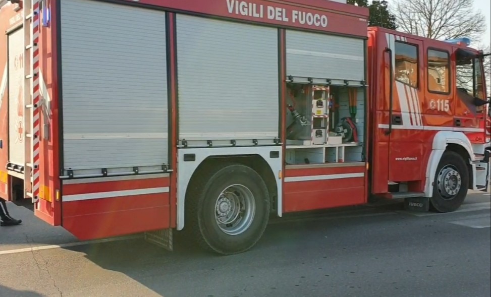 Magenta Due Auto Distrutte Da Un Incendio Nella Rimessa Della Rsa Don