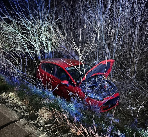 Garlasco Esce Di Strada Con L Auto Sulla Provinciale 206 Soccorso Un