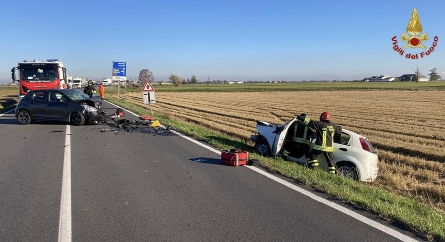 Frontale Tra Due Auto Sulla Vercelli - Novara. Un Ferito In Codice ...