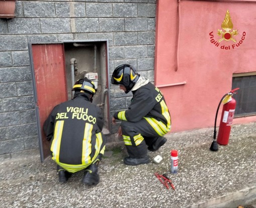 L'intervento dei Vigili del fuoco in via San Bernardino