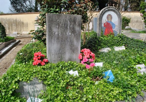 Pieve Emanuele, abusi sessuali a 76enne nel cimitero