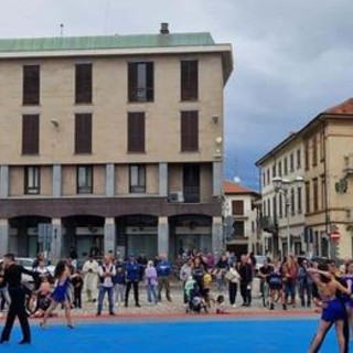 Trecate, la Festa patronale con le scuole di danza in piazza per una giornata dedicata al commercio locale