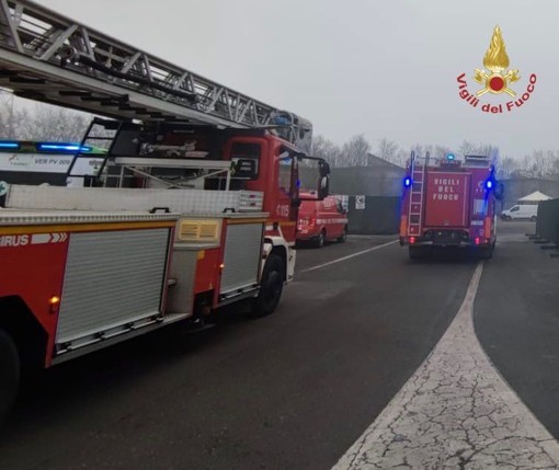 Pavia: operaio soccorso dai Vigili del fuoco in un silos profondo 20 metri