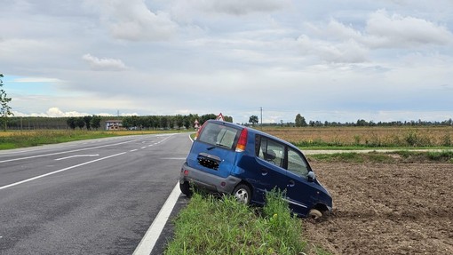 Pieve del Cairo: esce di strada con l'auto, ferito un 76enne