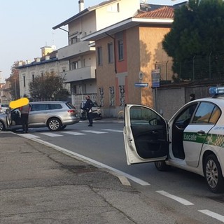 Magenta: incidente all’incrocio tra via Crivelli e Cozzi, pesanti danni ai mezzi