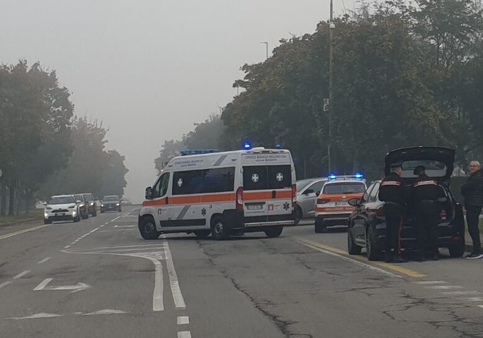 Magenta: incidente in via Maddalena di Canossa, scontro tra due auto