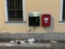 Il Postamat preso d'assalto dai banditi in via Cattaneo