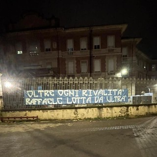 L'abbraccio da Novara per il tifoso della Pro: &quot;Dai Raffaele, lo sappiamo che un tigrotto non molla tanto facilmente&quot;