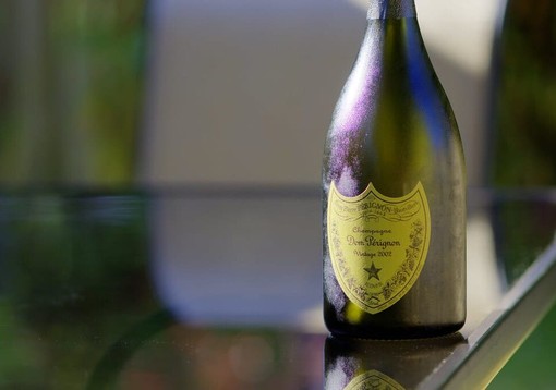 Furto di Champagne, via 50 bottiglie di Dom Perignon nel Pavese