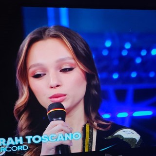 Sanremo 2025, annunciati i duetti per la serata delle cover: la vigevanese Sarah Toscano sarà con gli Ofenbach