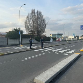 Vigevano: investito da un'auto in corso Di Vittorio, giovane trasportato in elicottero in ospedale