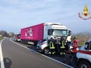 Scontro auto-camion sulla tangenziale di Casteggio, ferito un uomo 44enne