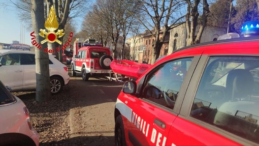 Pavia: uomo si tuffa nel Ticino, intervengono i Vigili del fuoco e lo portano in salvo