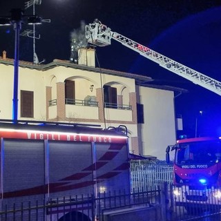 Casorate Primo: incendio in una canna fumaria, intervengono i Vigili del fuoco