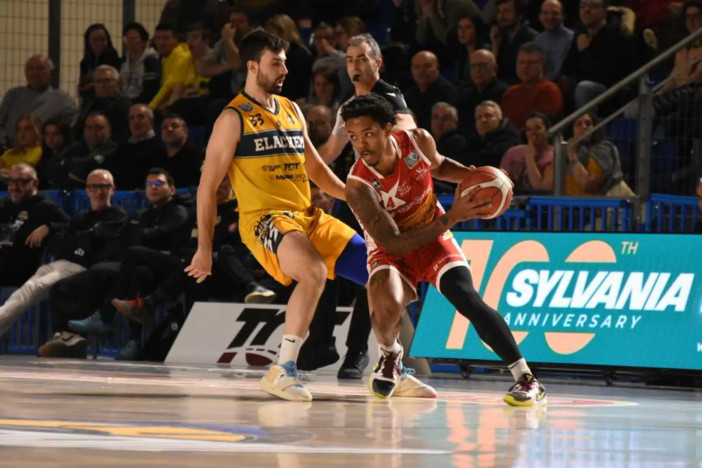 Basket serie A2: Imbrò e Ahmad sono inarrestabili, Pesaro sbanca Vigevano per 82-93