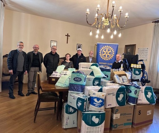 Tromello, il Rotary Club Cairoli dona presidi sanitari alla fondazione San Martino