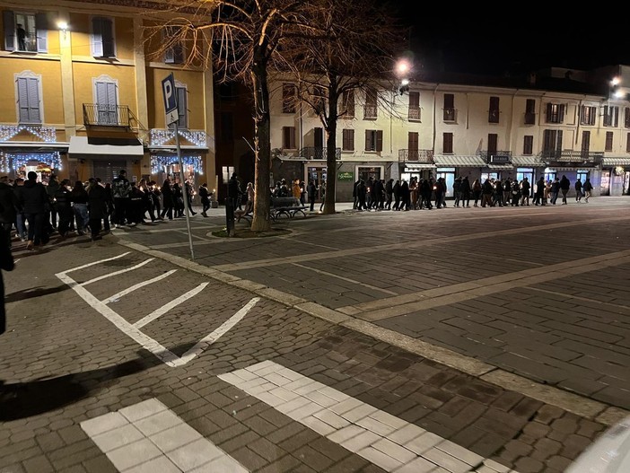 Mede, centinaia di persone alla fiaccolata nel ricordo di Andrea Ranzani Magni