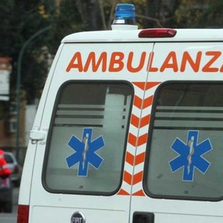 Anziana travolta da un'auto e sbalzata a tre metri di distanza: in gravi condizioni un'81enne a Cesano Boscone