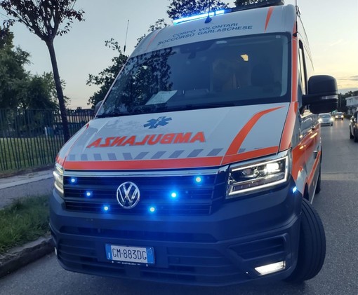 Dorno: ciclista 67enne tampona auto ferma in via Circonvallazione, trasportato al San Matteo