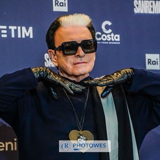 Sanremo 2025, Cristiano Malgioglio tra i co-conduttori della seconda serata del Festival: &quot;Felice ed emozionato di esserci. I miei look? Sono ispirati alle dive degli anni Quaranta&quot;