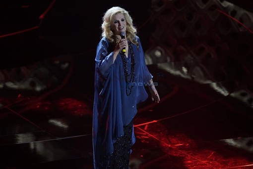 Sanremo 2025, Iva Zanicchi racconta la grande gioia per l’assegnazione del premio alla carriera