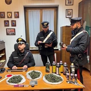 Chignolo Po: 28enne accoltellato dalla moglie, i carabinieri scoprono un locale per la produzione di marijuana