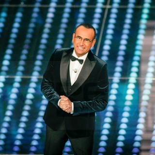 Sanremo 2025, via al “toto-share”: i bookmaker premiano Carlo Conti, per la prima serata “ribaltone” papillon