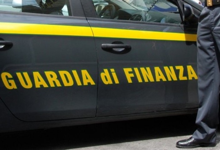 Addobbi e accessori per le feste: la Gdf sequestra oltre 47 milioni di articoli