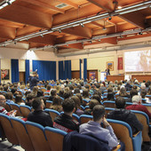 Anche 100 ragazzi al convegno dell’ordine dei medici in questura a Pavia su adolescenti, disagio e violenza