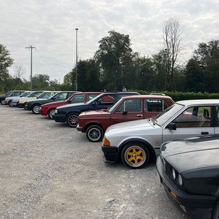 Auto storiche: successo del raduno di berline tra i laghi di Pusiano e Alserio