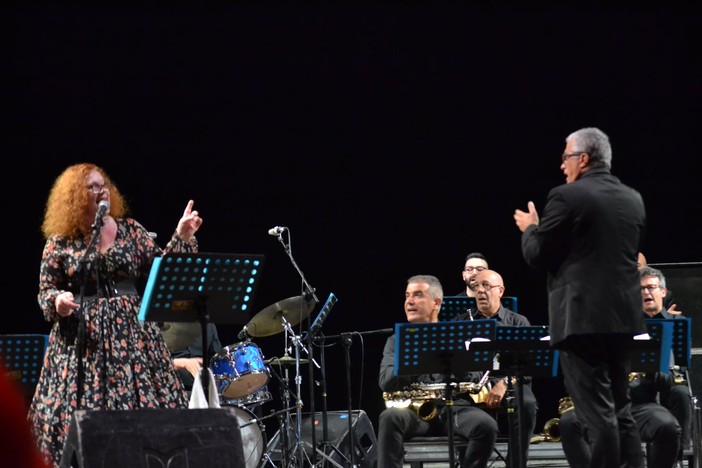 Vigevano, grande jazz con la big band di Gabriele Comeglio, Franco Ambrosetti, Sarah Jane Morris, Emilio Soana, Marko Djordjevic