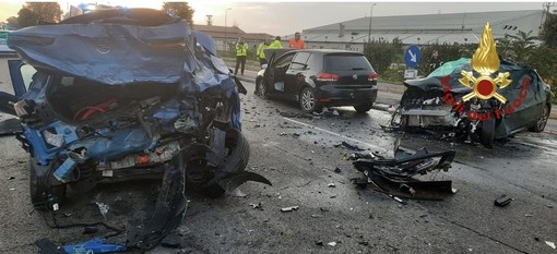 La auto dopo lo scontro in viale Forlanini a Milano