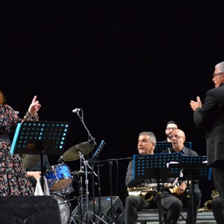 Vigevano, grande jazz con la big band di Gabriele Comeglio, Franco Ambrosetti, Sarah Jane Morris, Emilio Soana, Marko Djordjevic