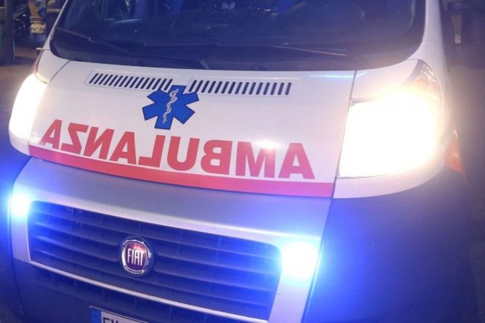 Mortara: cade dalla moto in strada Milanese, soccorso un 44enne