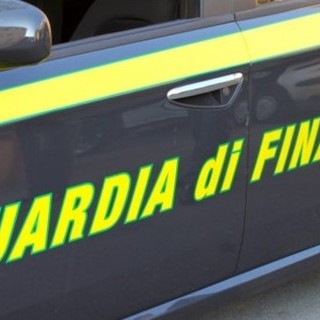 Blitz della Guardia di Finanza, indagate 8 persone per traffico internazionale di droga. Perquisizioni anche in provincia di Pavia