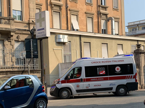 Grave incidente stradale a Novara: giovane motociclista gravemente ferito