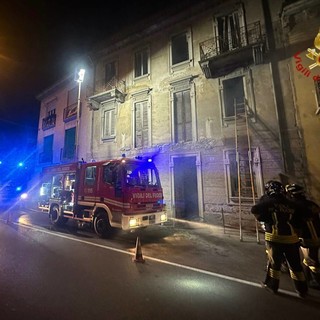 Pavese: incendio in un appartamento, i Vigili del fuoco impegnati 4 ore per spegnere le fiamme