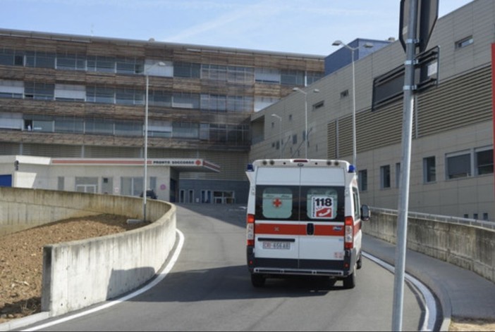 Malore sul posto di lavoro, grave un 61enne vercellese