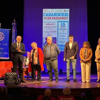 Garlasco: grande successo per &quot;Carabinieri che passione&quot; al teatro Martinetti