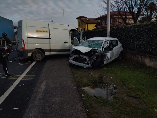 Vigevano: scontro tra mezzi in viale Agricoltura, uomo 79enne in codice giallo. Traffico rallentato