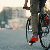 Ciclista 60enne muore a Milano