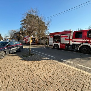 Dorno: fumo all'interno di un cortile, intervengono i Vigili del fuoco