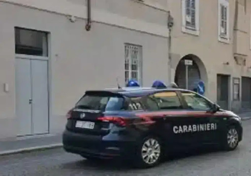 Abbiategrasso: spaccio di hashish davanti all’istituto superiore Bachelet, arrestato 19enne