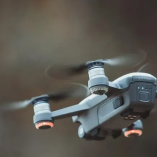 Imparare a volare con un drone: consigli e trucchi per principianti