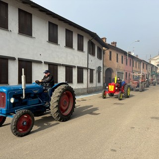 LA FOTONOTIZIA. Olevano, il 3° raduno lomellino dei trattori d'epoca