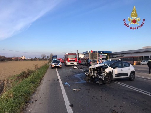 Oltrepò: scontro tra auto sulla provinciale 1, tre uomini in codice giallo al San Matteo