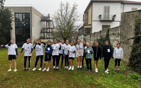 Campestre d'istituto nel giardino della Robecchi, in pista oltre un centinaio di ragazzi delle medie