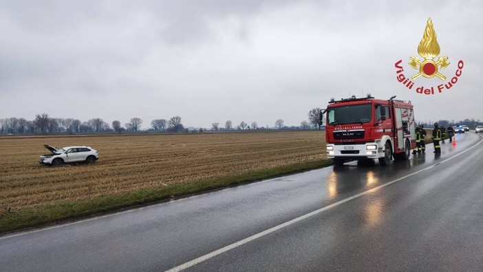 Pavese: auto esce fuori strada dopo avere urtato un animale selvatico, due feriti