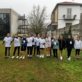 Campestre d'istituto nel giardino della Robecchi, in pista oltre un centinaio di ragazzi delle medie